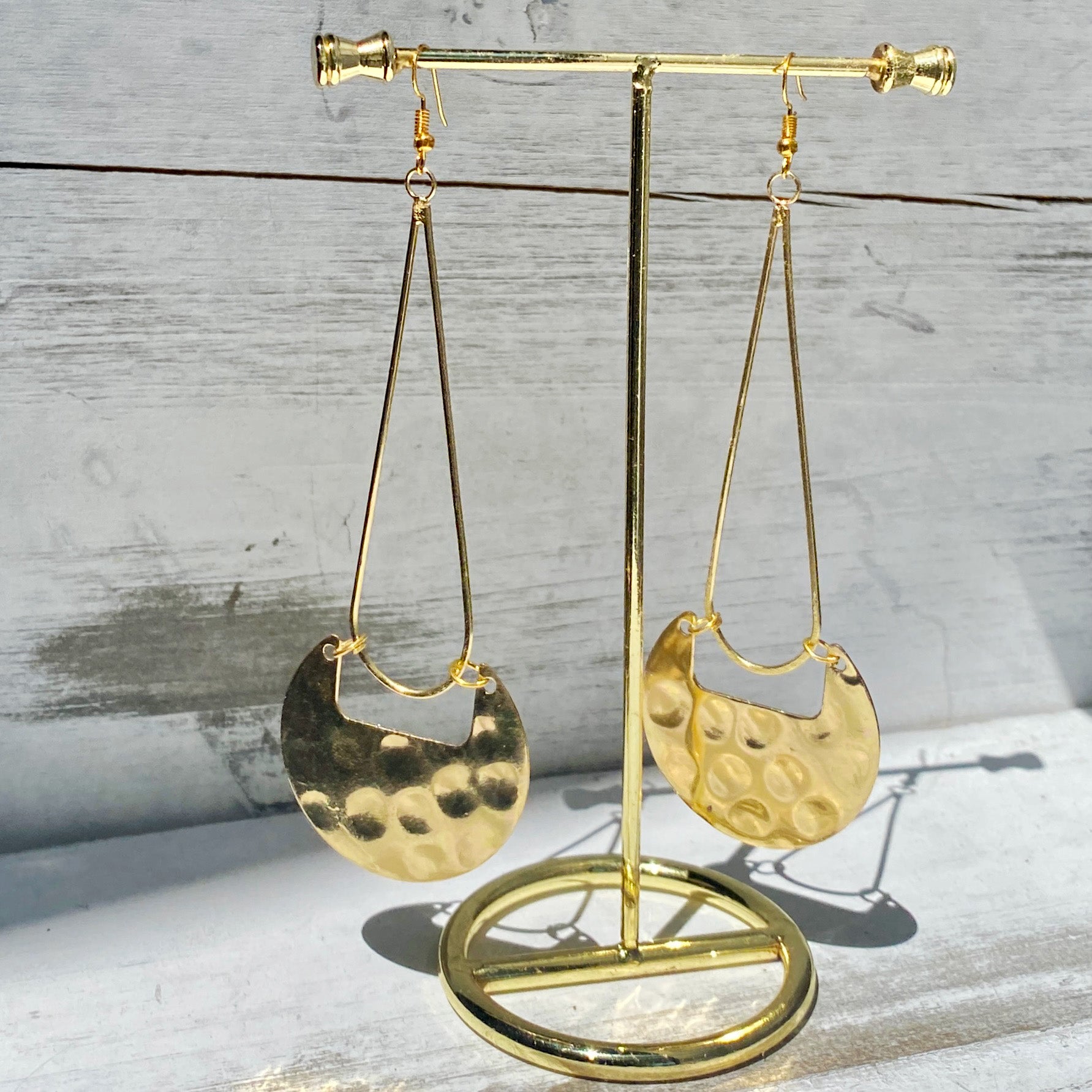 Timeless Queen Earrings | SwansNature