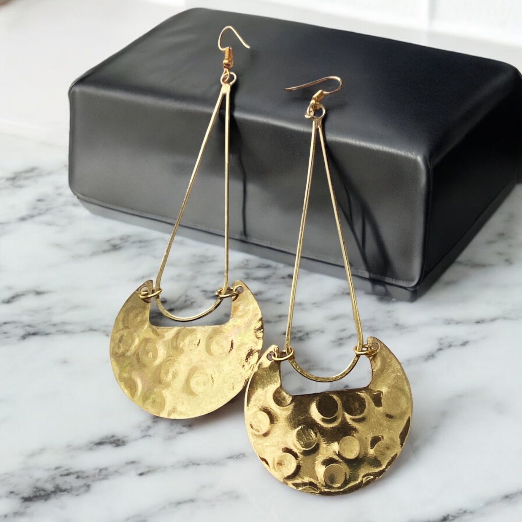 Timeless Queen Earrings | SwansNature