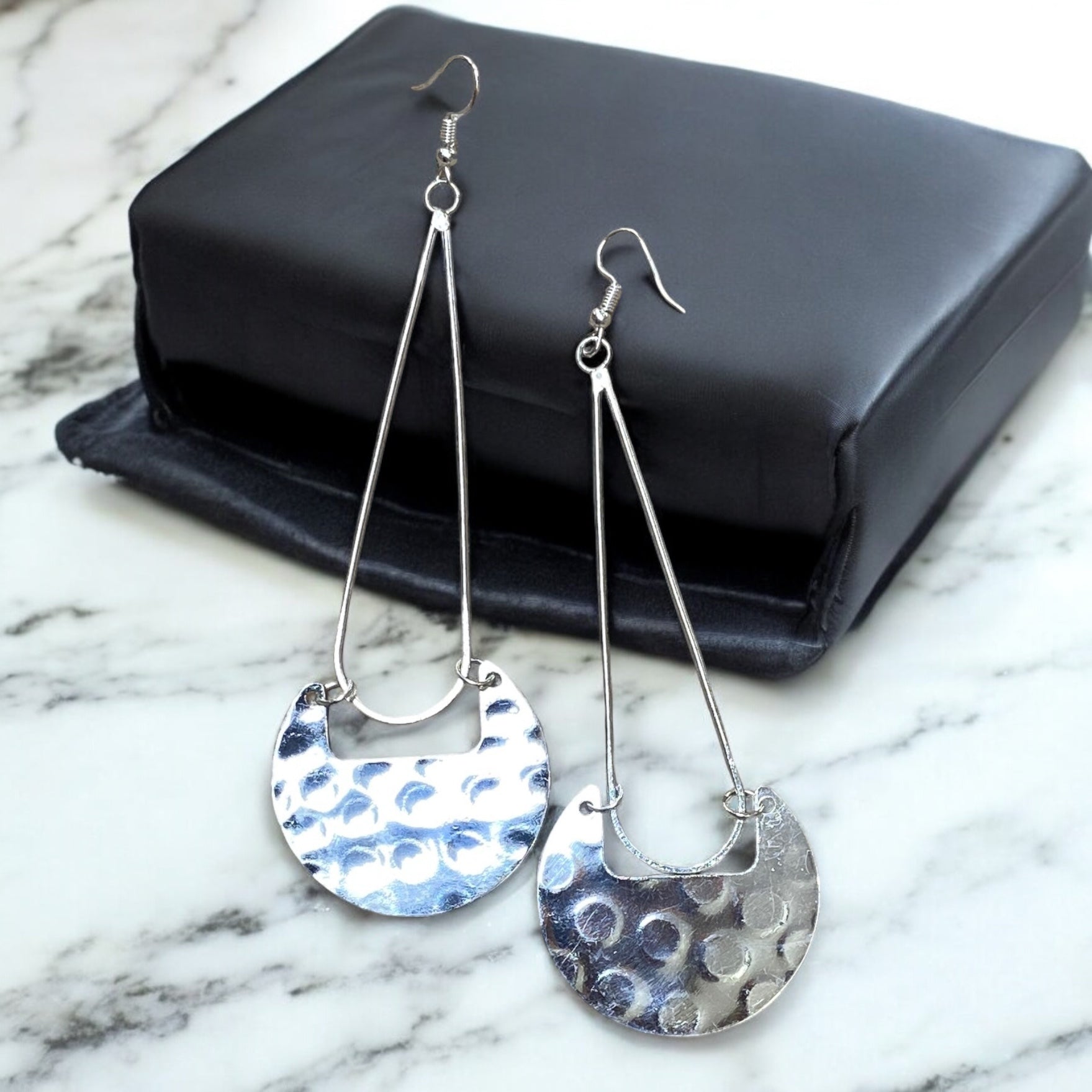 Timeless Queen Earrings | SwansNature