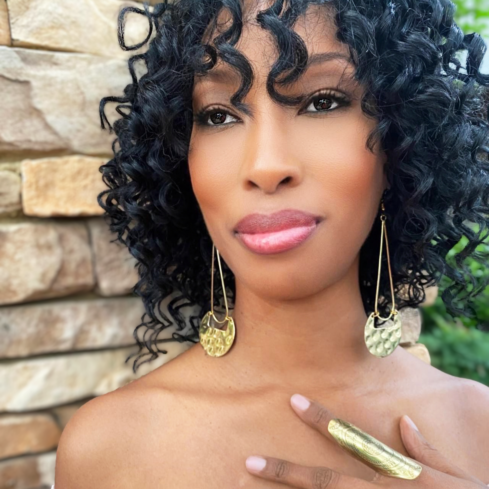 Timeless Queen Earrings | SwansNature