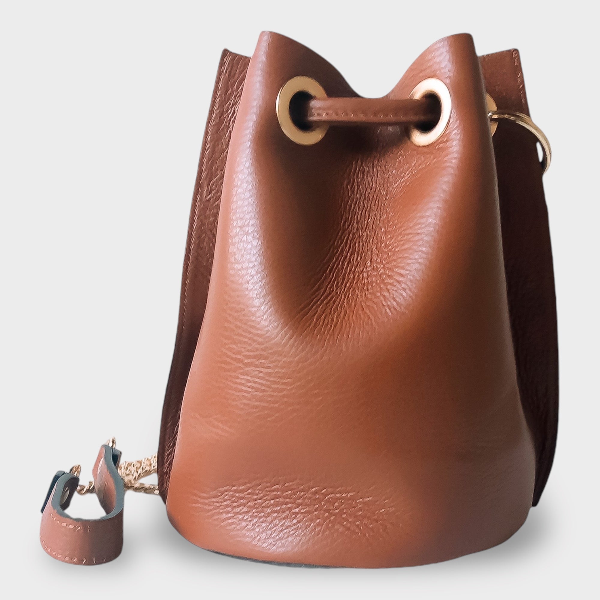 Cowhide Bucket Purse | SwansNature