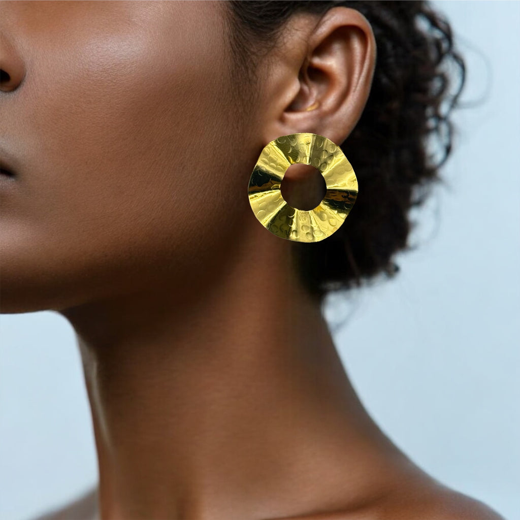 Golden Spinner Studs | SwansNature