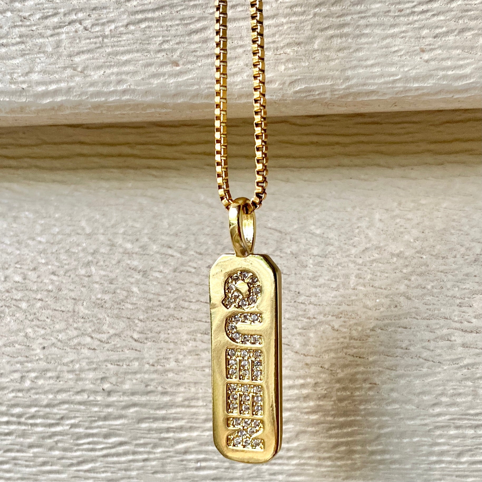 Queendom Tag Glam